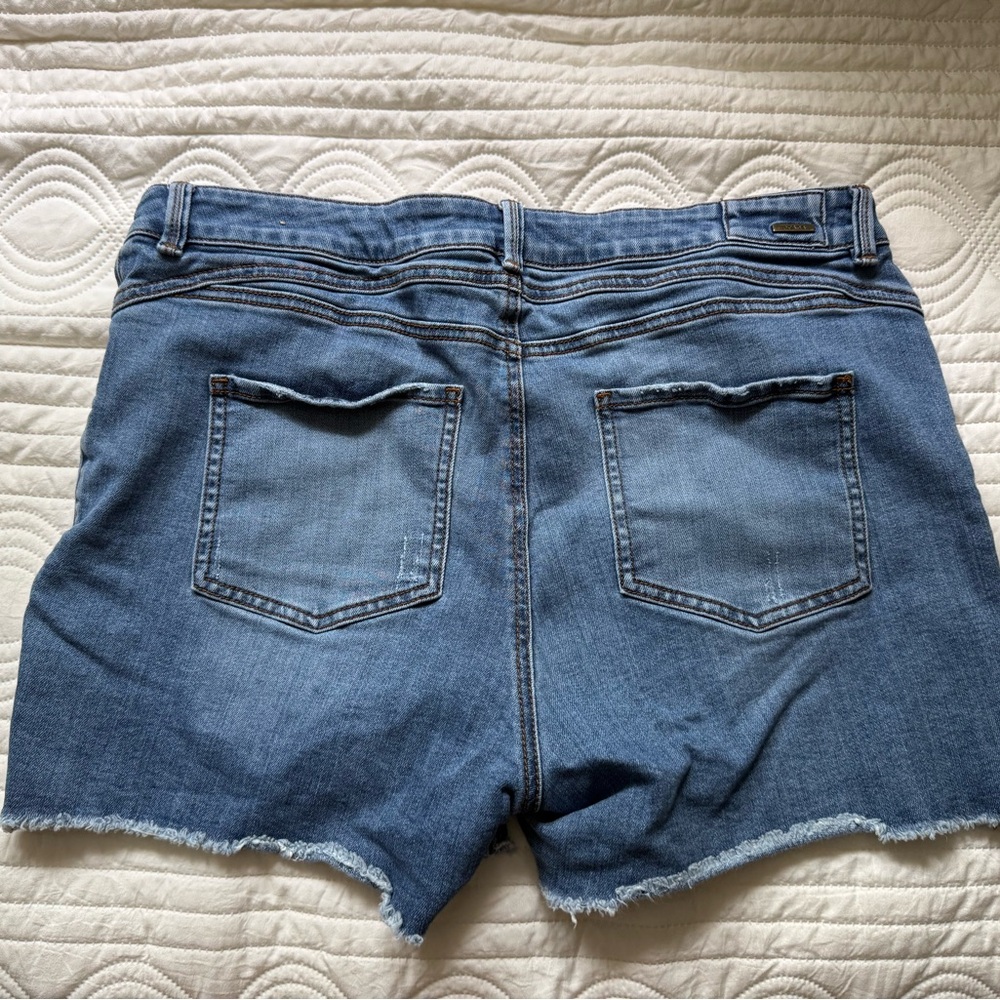Prana Classic Blue Jean Shorts - Picture 2 of 5